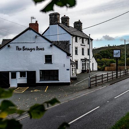 The Berwyn Arms Hotel Corwen Luaran gambar