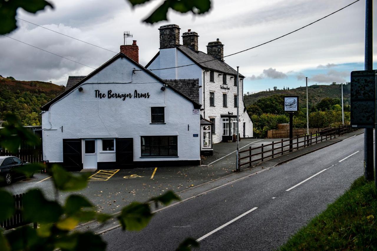 The Berwyn Arms Hotel Corwen Luaran gambar